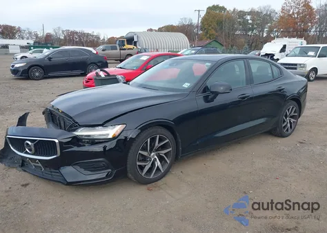 2019 Volvo S60 T5 Momentum z USA, uszkodzony, nr VIN 7JR102FK1KG014865